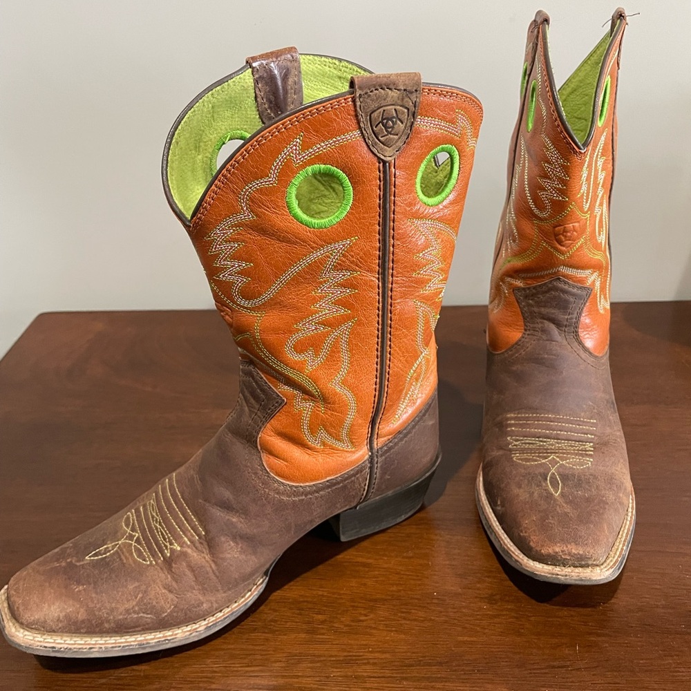 Ariat Western Boots Youth size 5.5, Style 10012791, Brown & Green, Roughstock